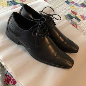 VIOTTI MEN'S SHOE SIZE 9 IS IN GREAT CONDITION. SEE THE HEEL—NO ORIGINAL BOX.